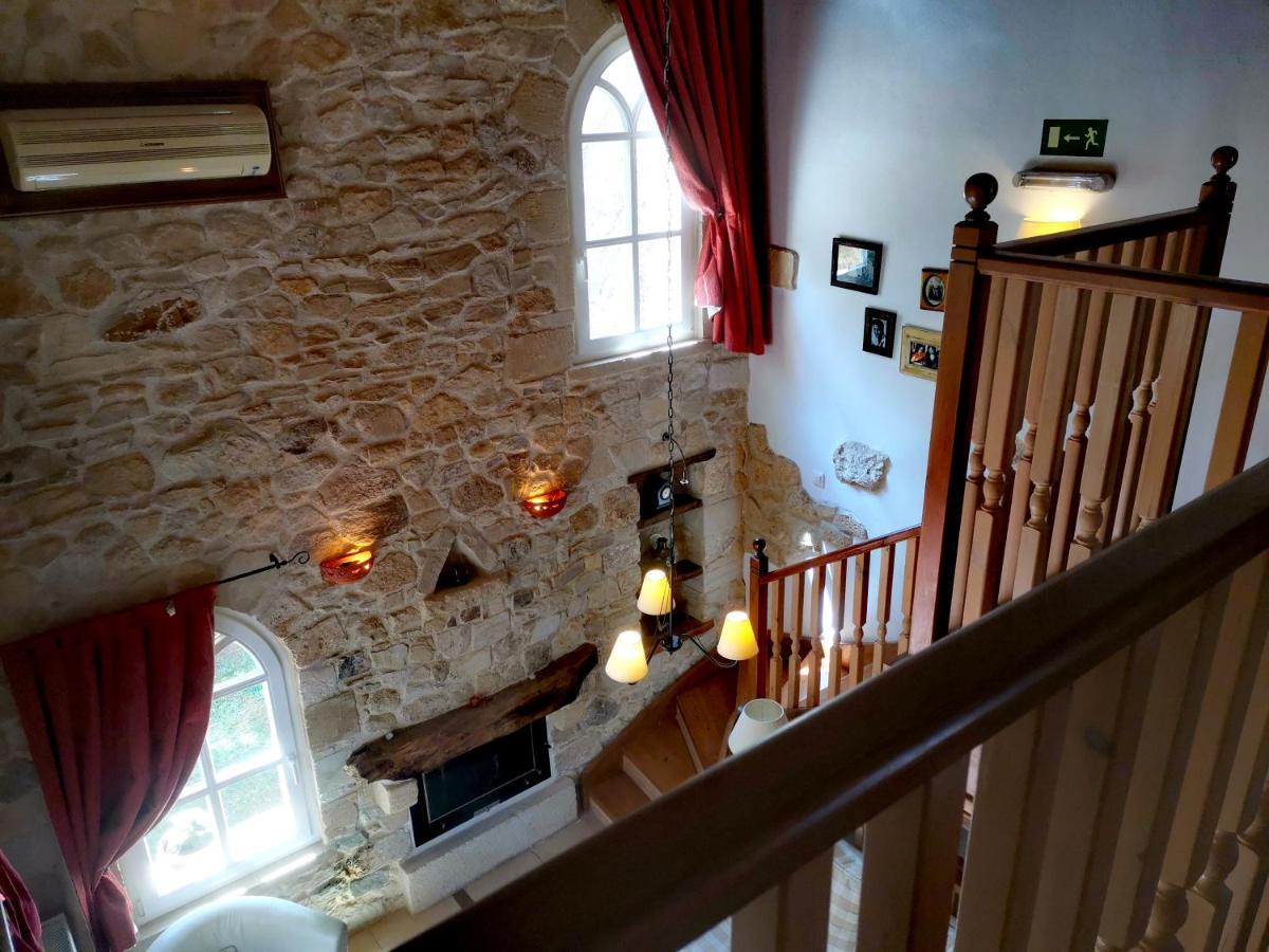 Rock House'S Villa Melody Platanés Buitenkant foto